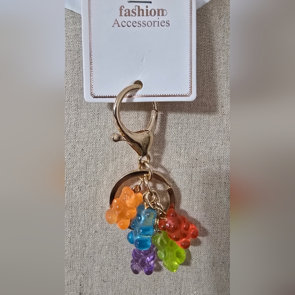 #27 Colorful Gummy Bear Keychain - Picture 1 of 2